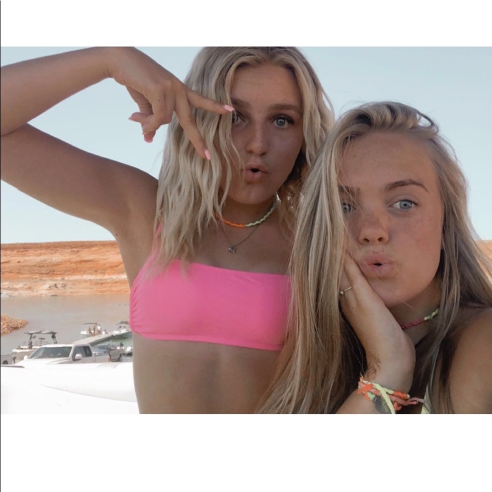 Meet your Posher, Chanel